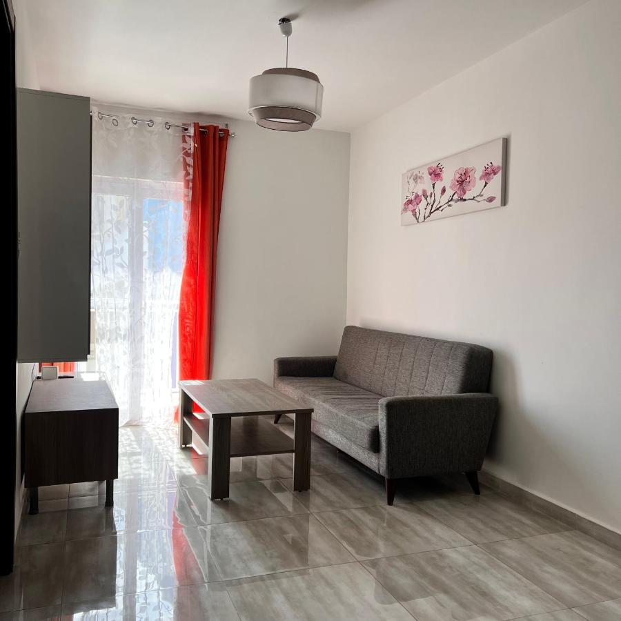 F4 Room 2, Private Room Two Single Beds Shared Bathroom Msida Esterno foto