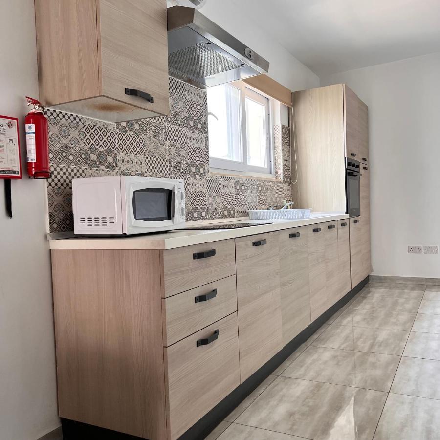 F4 Room 2, Private Room Two Single Beds Shared Bathroom Msida Esterno foto