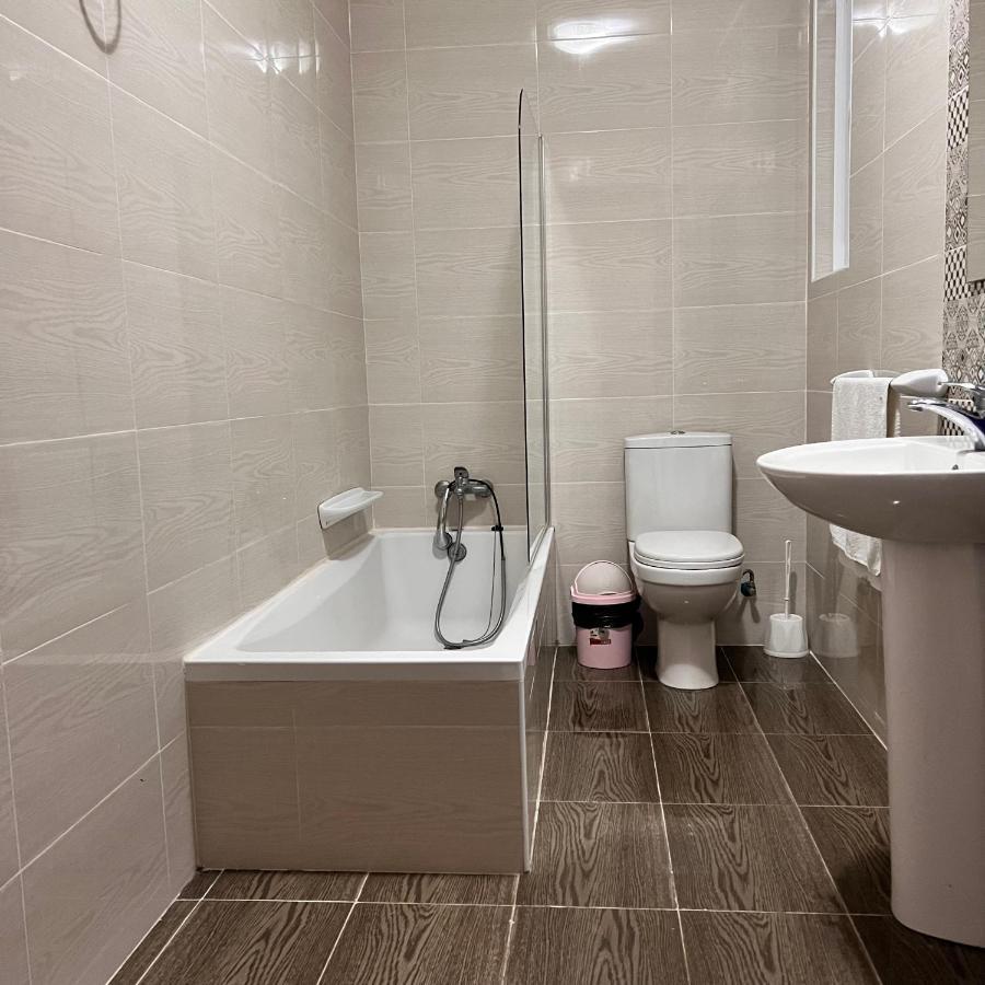 F4 Room 2, Private Room Two Single Beds Shared Bathroom Msida Esterno foto