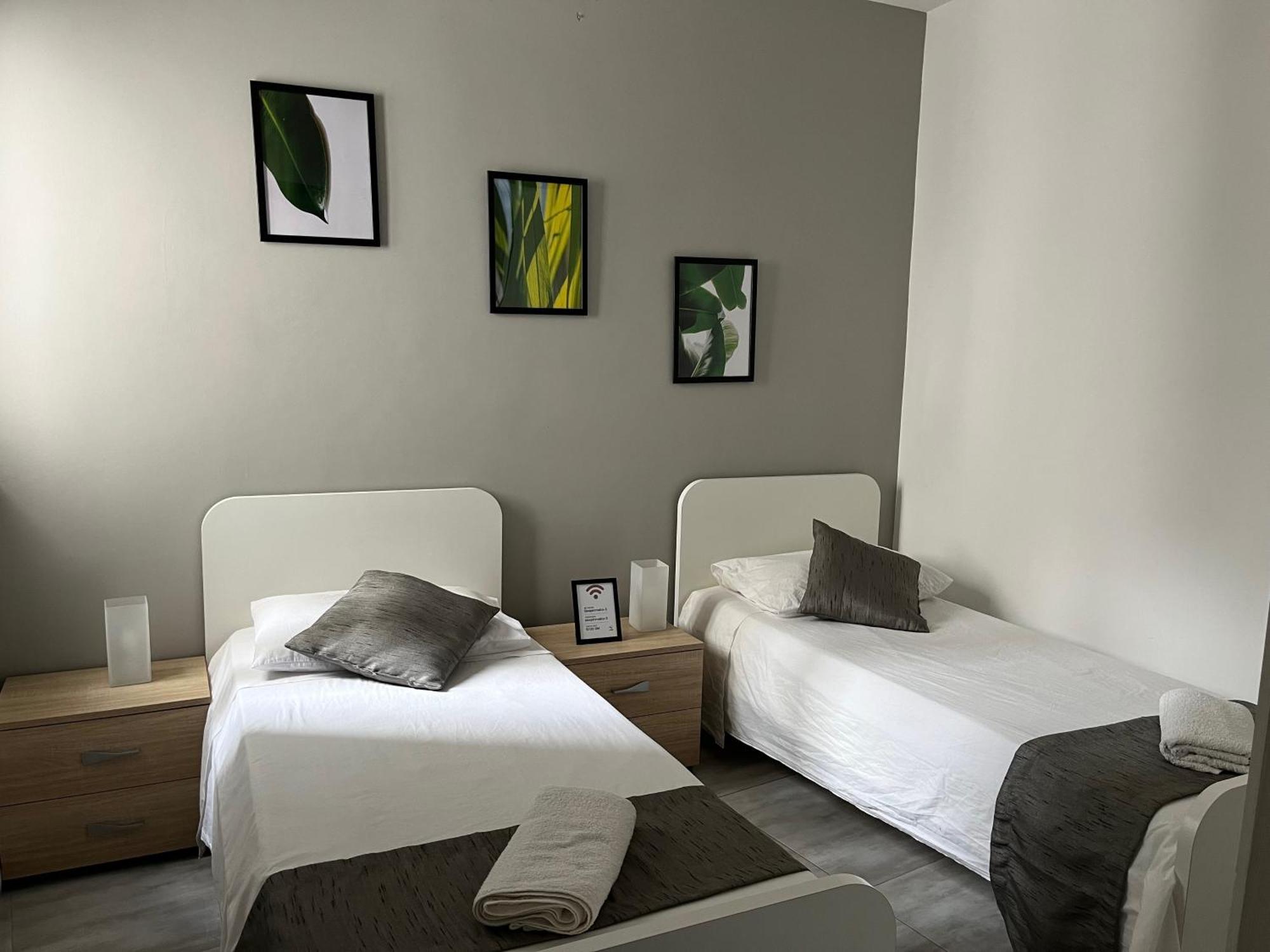 F4 Room 2, Private Room Two Single Beds Shared Bathroom Msida Esterno foto